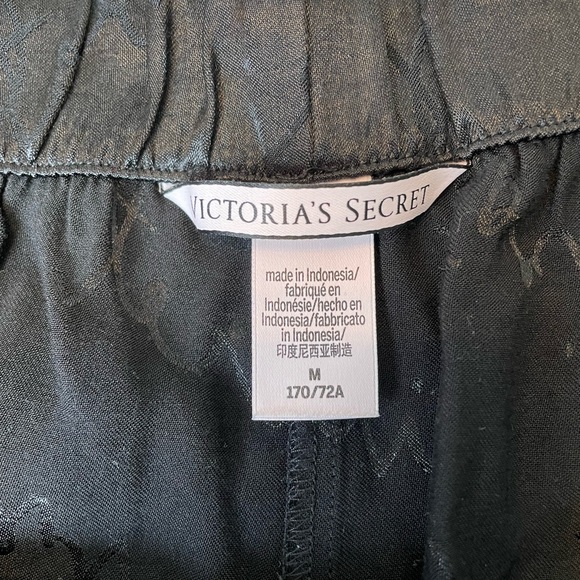 Victoria Secret Sleep Shorts - Picture 2 of 2